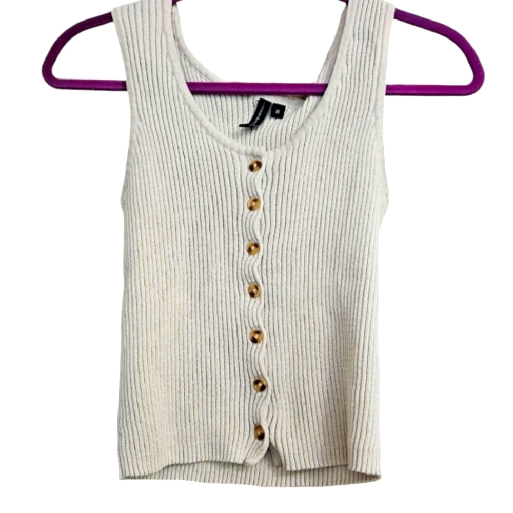 Moon&Madison knit sleeveless button up top/vest in cream tan. Size Medium